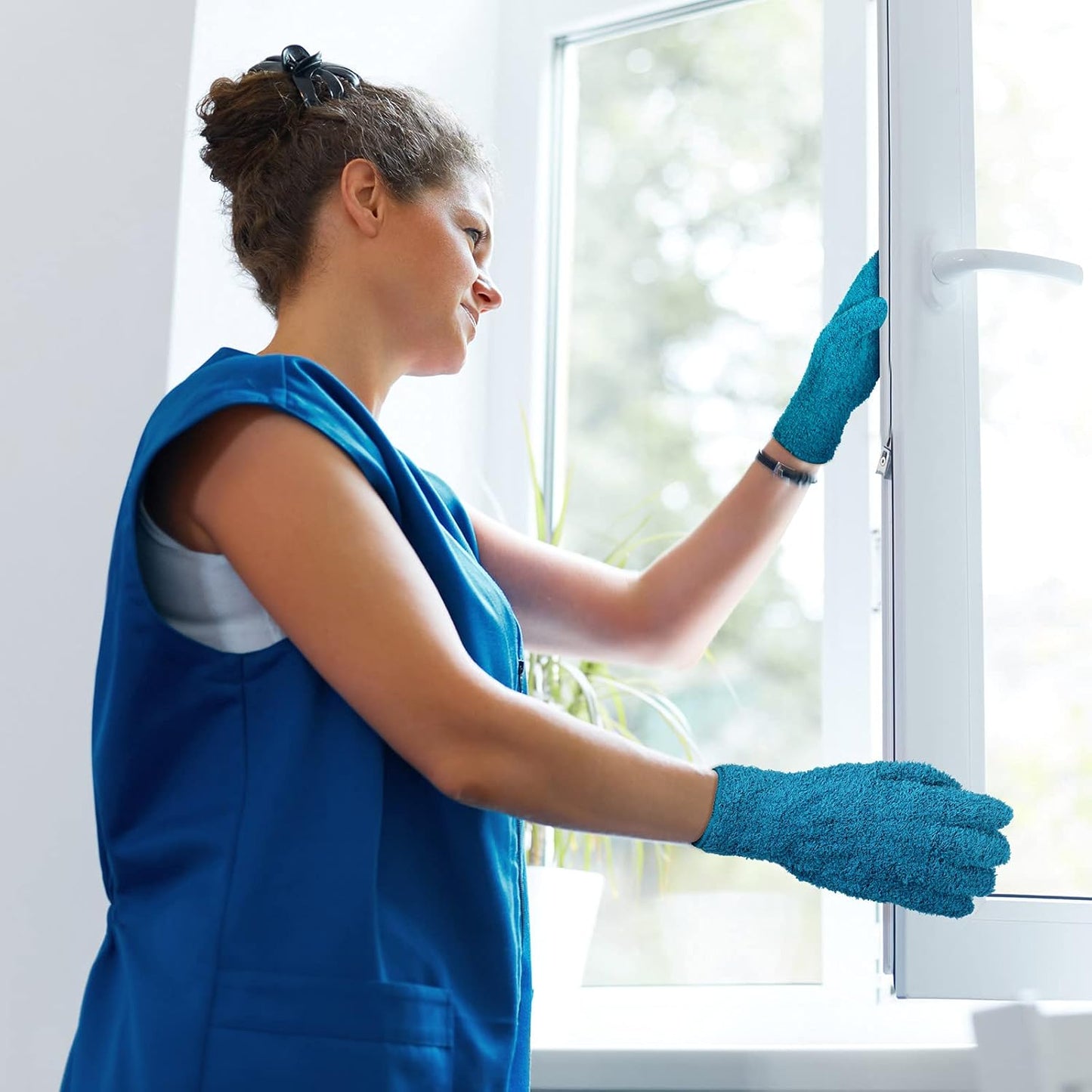 Patelai 3 Pairs Microfiber Plant Dusting Gloves Leaf Cleaning Gloves for Indoor Plants, Blinds, Furniture, House(Large,Purple, Blue, Rose Red)