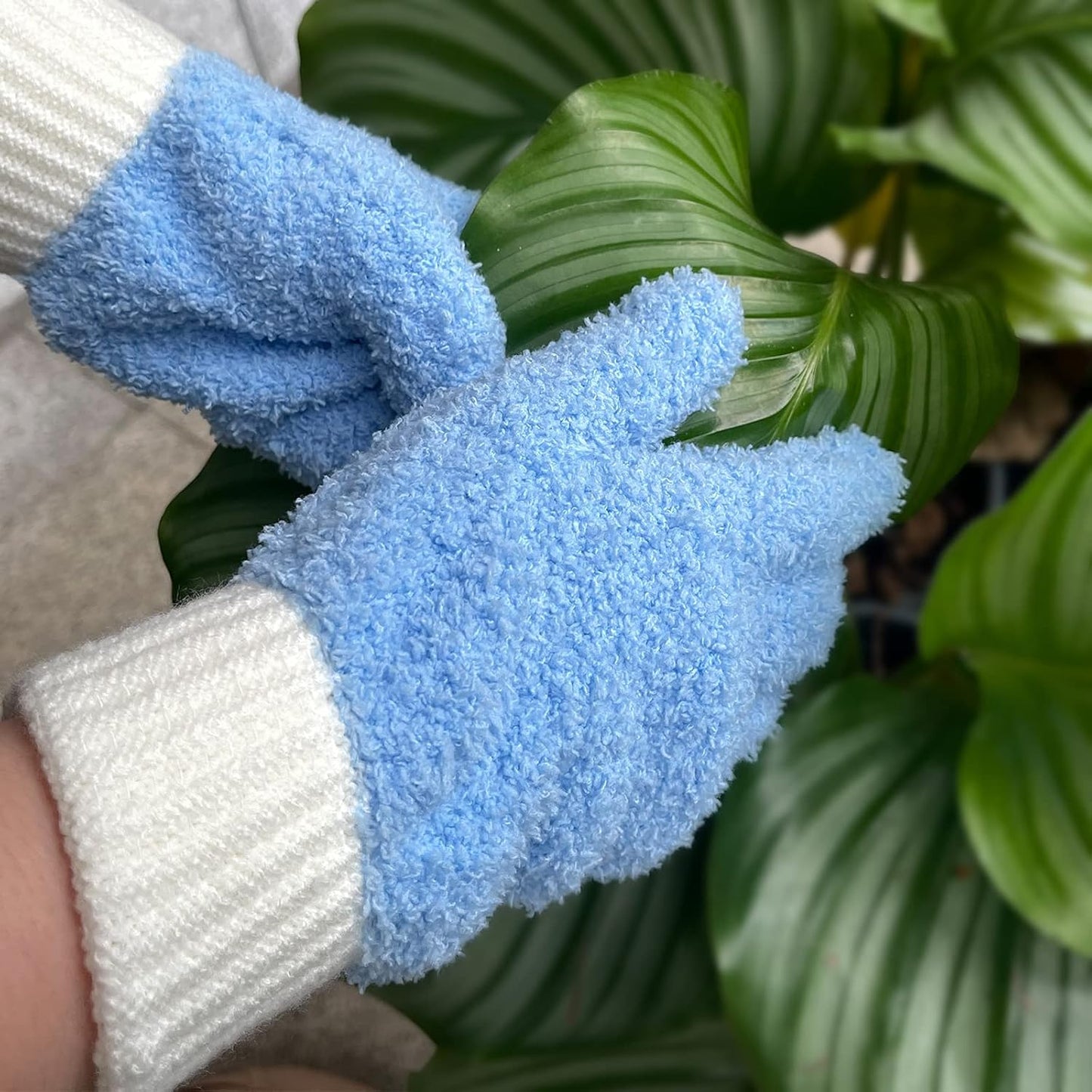 MIG4U Microfiber Dusting Gloves House Cleaning Glove for Blinds, Windows, Baseboard, Shutters, Furniture, and Car, Reusable Lint-Free Blue 2 Pairs S/M