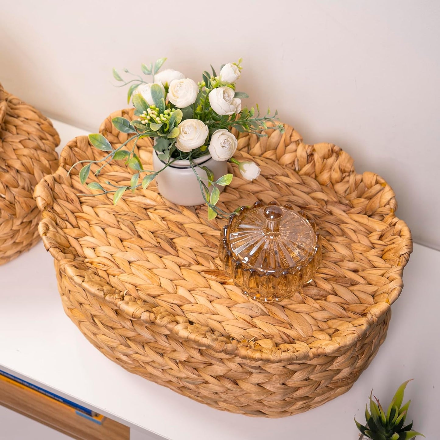 Set of 3 Wicker Storage Baskets with Lid - Decorative Handwoven Rattan Baskets for Organizing, Small Hyacinth Storage Boxes with Scalloped Edges, Natural Woven Storage Bins with Lids (Water Hyacinth)